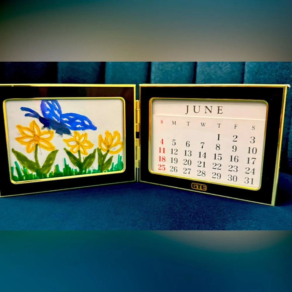 Gold Foldable Calendar & Picture Frame